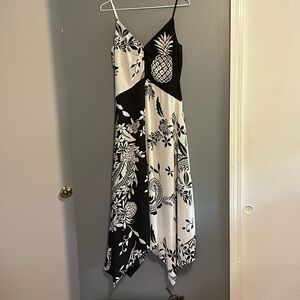 WHBM Mixed-Print‎ Handkerchief Dress Black White Pineapple Print Size 4